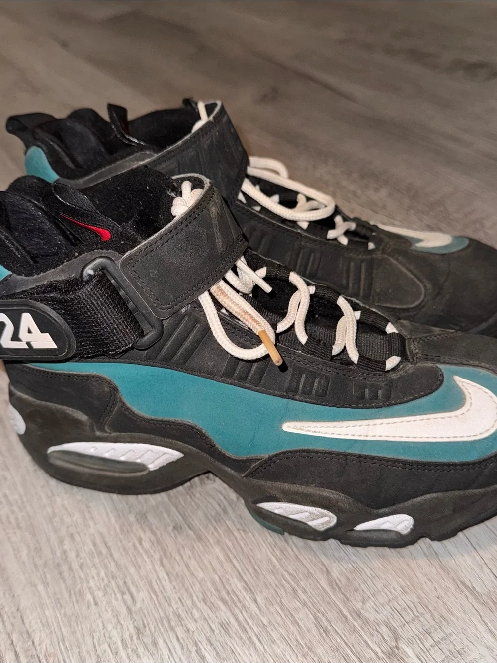 437353 034 Nike Air Griffey Gradeschool Shoes Emerald 5.5y